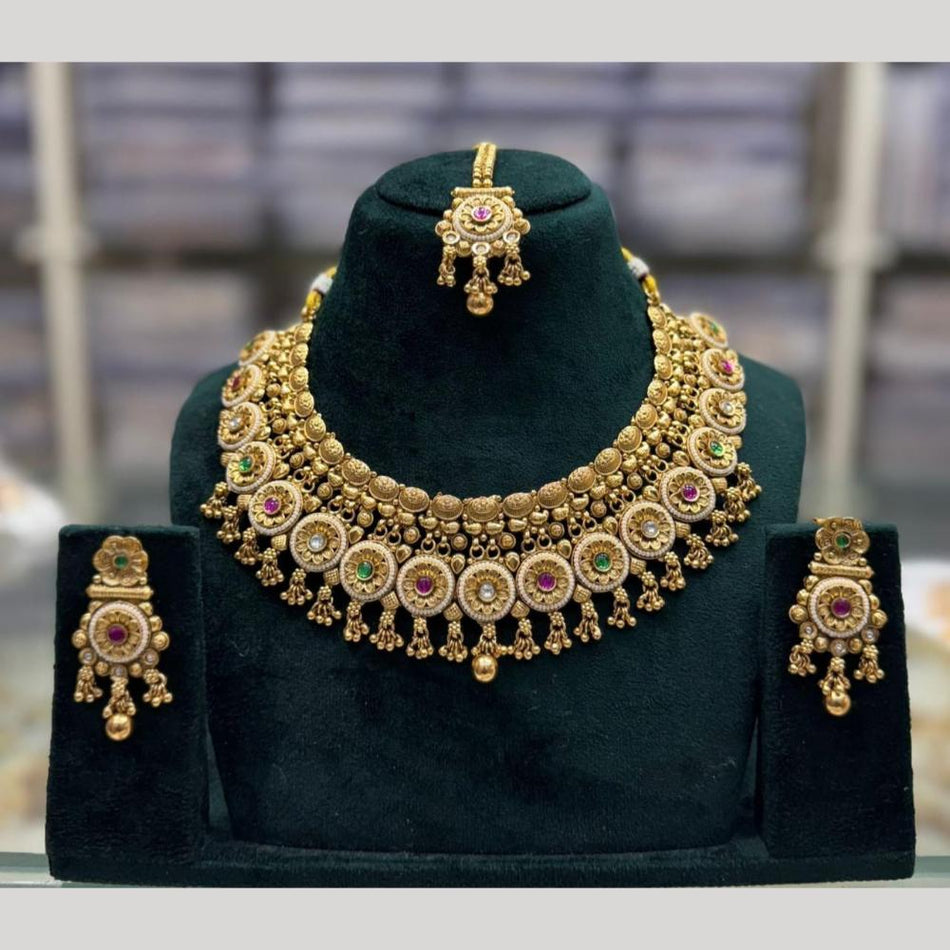 Pota Stone Necklace in Oxidised Silver
Maangtikka with Pota | Bridal Jewellery India