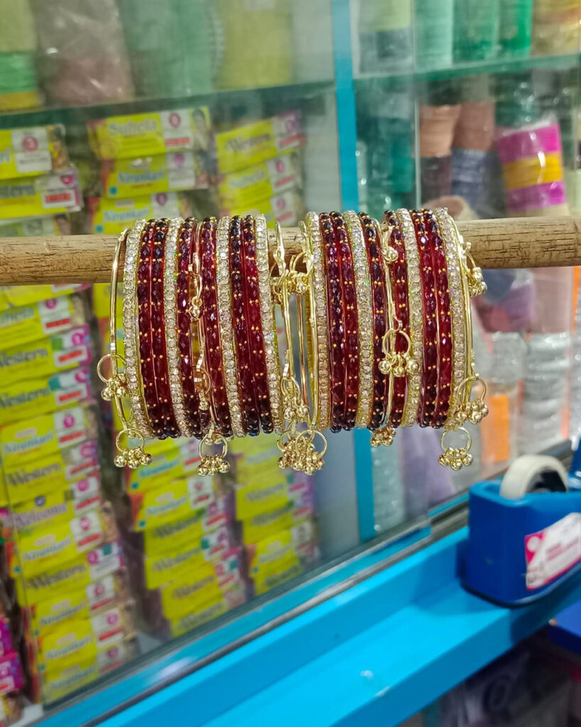 Raindrop Glass Bangles in Kashmiri Gold Plated | Bridal Jewellery India