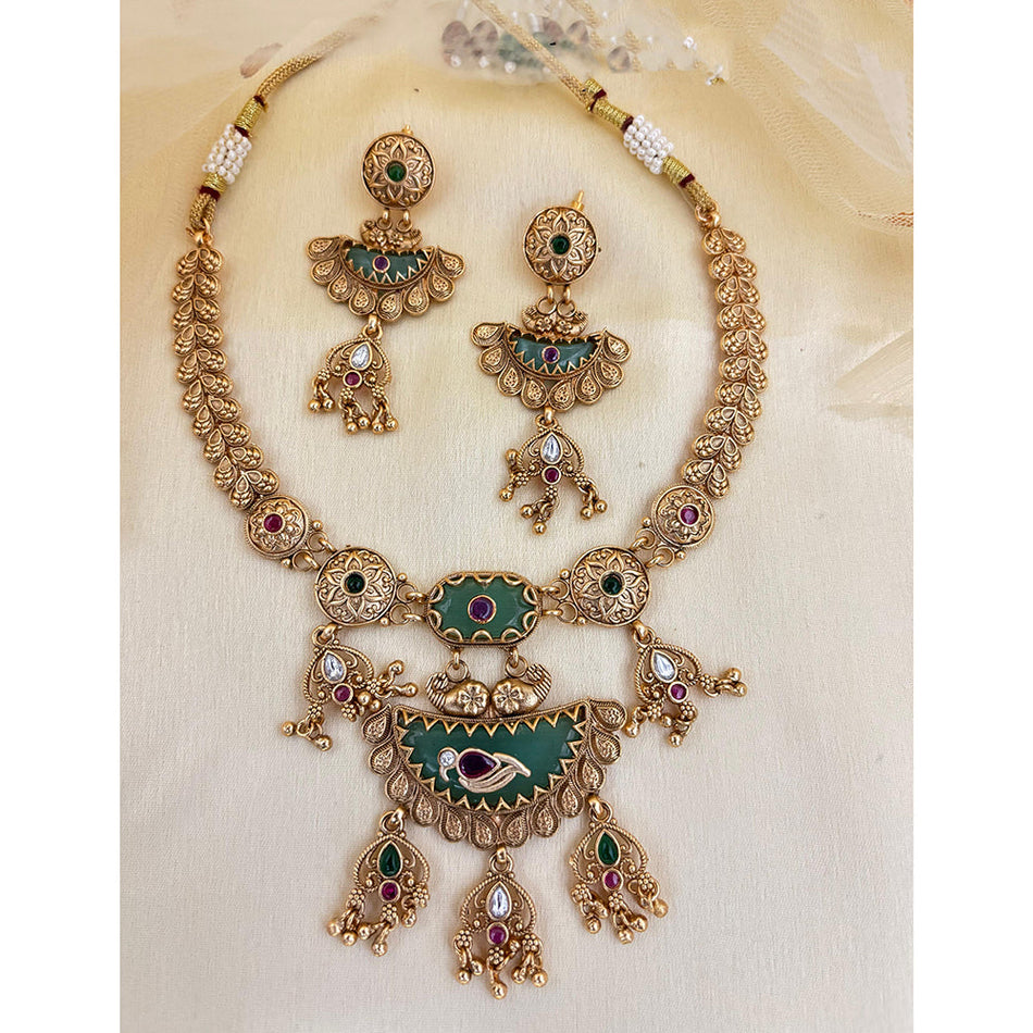 Pota Stone Choker in Gold Tone | Bridal Jewellery India