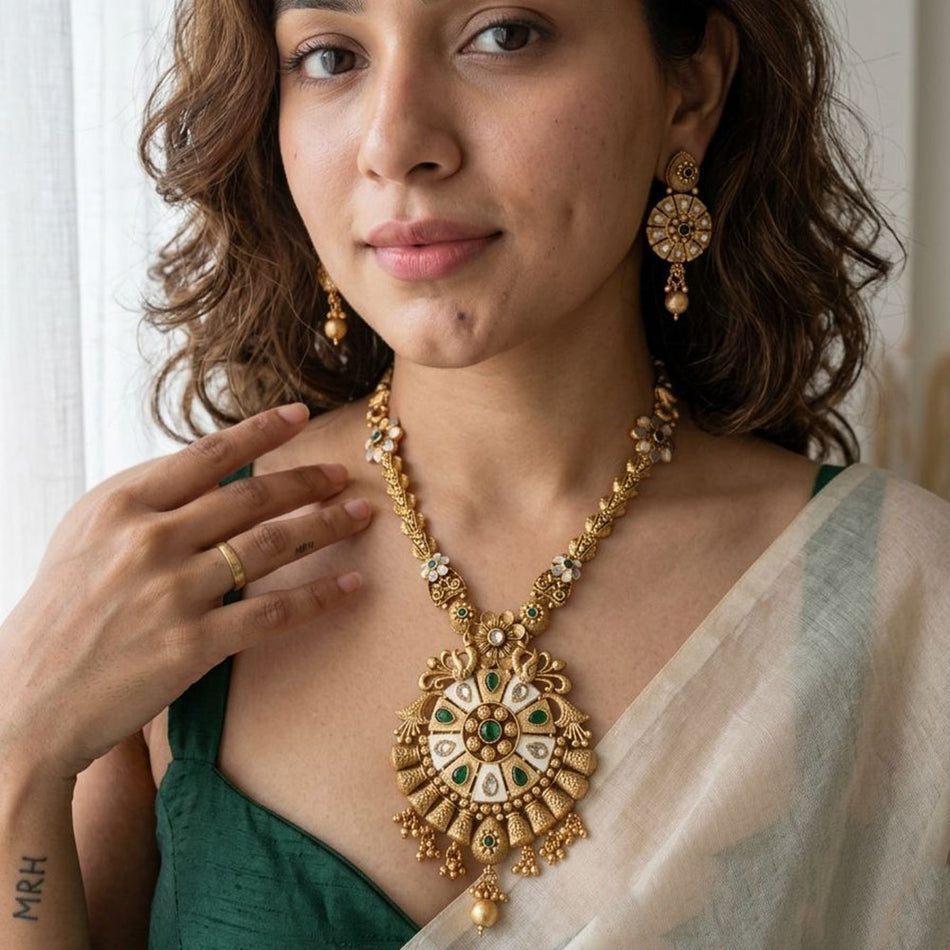 Pota Stone Necklace in Gold Tone | Bridal Jewellery India