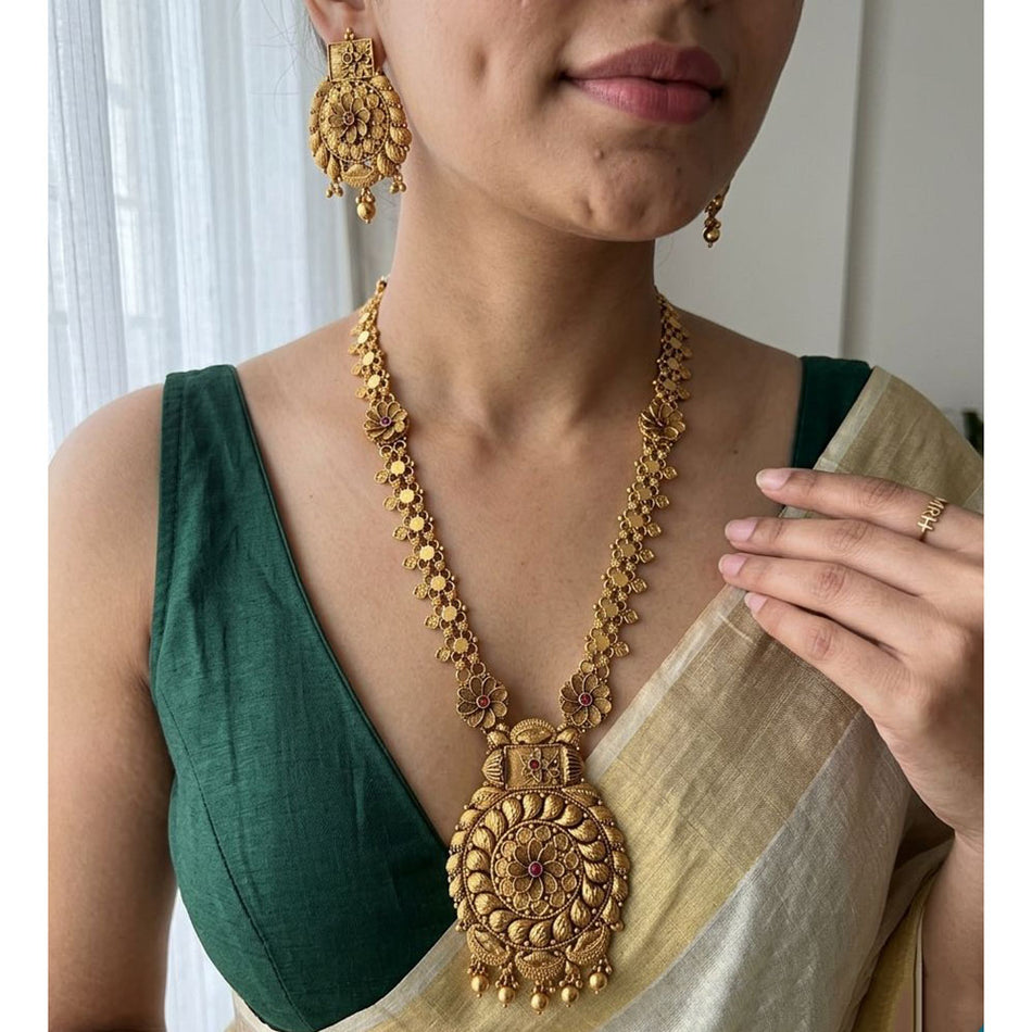 Pota Stone Necklace in Silver | Bridal Jewellery India