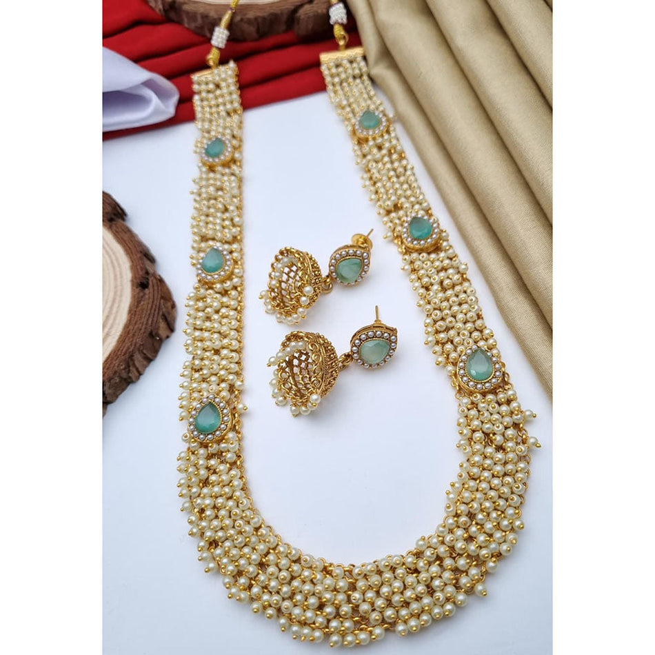 Look Pota Stone Pearl Necklace in Silver | Bridal Jewellery India