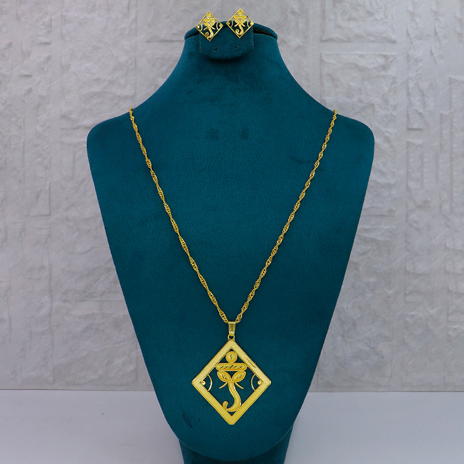 Gold Plated Chain Pendants in Designer Set | Bridal Jewellery India