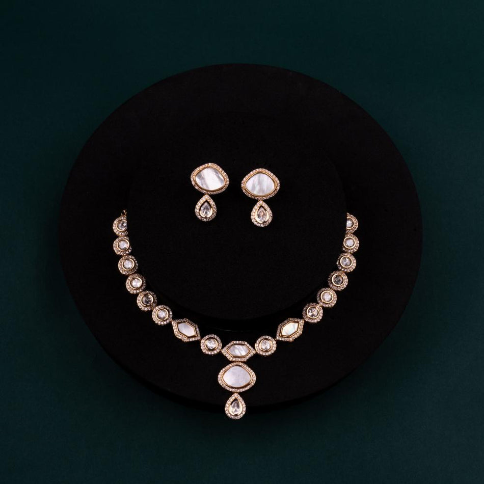 Gold Tone Kundan Necklace for Bridal Wear | Bridal Jewellery India