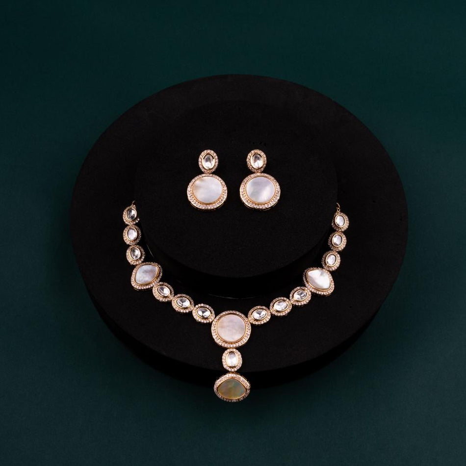 Gold Tone Kundan Necklace for Bridal Wear | Bridal Jewellery India