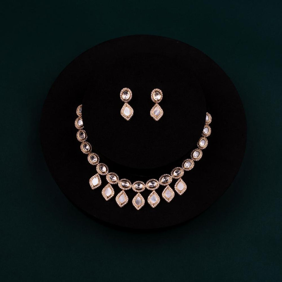 Gold Tone Kundan Necklace for Bridal Wear | Bridal Jewellery India