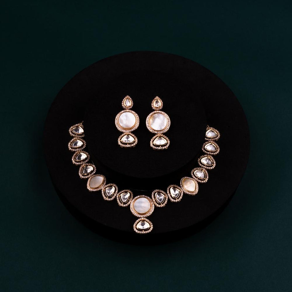 Gold Tone Kundan Necklace for Bridal Wear | Bridal Jewellery India