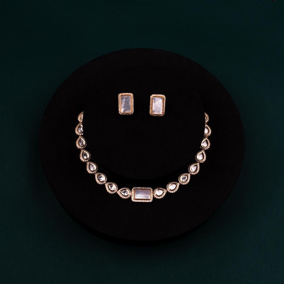 Gold Tone Kundan Necklace for Bridal Wear | Bridal Jewellery India