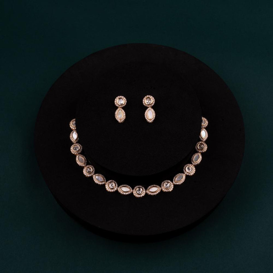 Gold Tone Kundan Necklace for Bridal Wear | Bridal Jewellery India