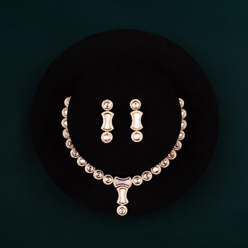Gold Tone Kundan Necklace for Bridal Wear | Bridal Jewellery India