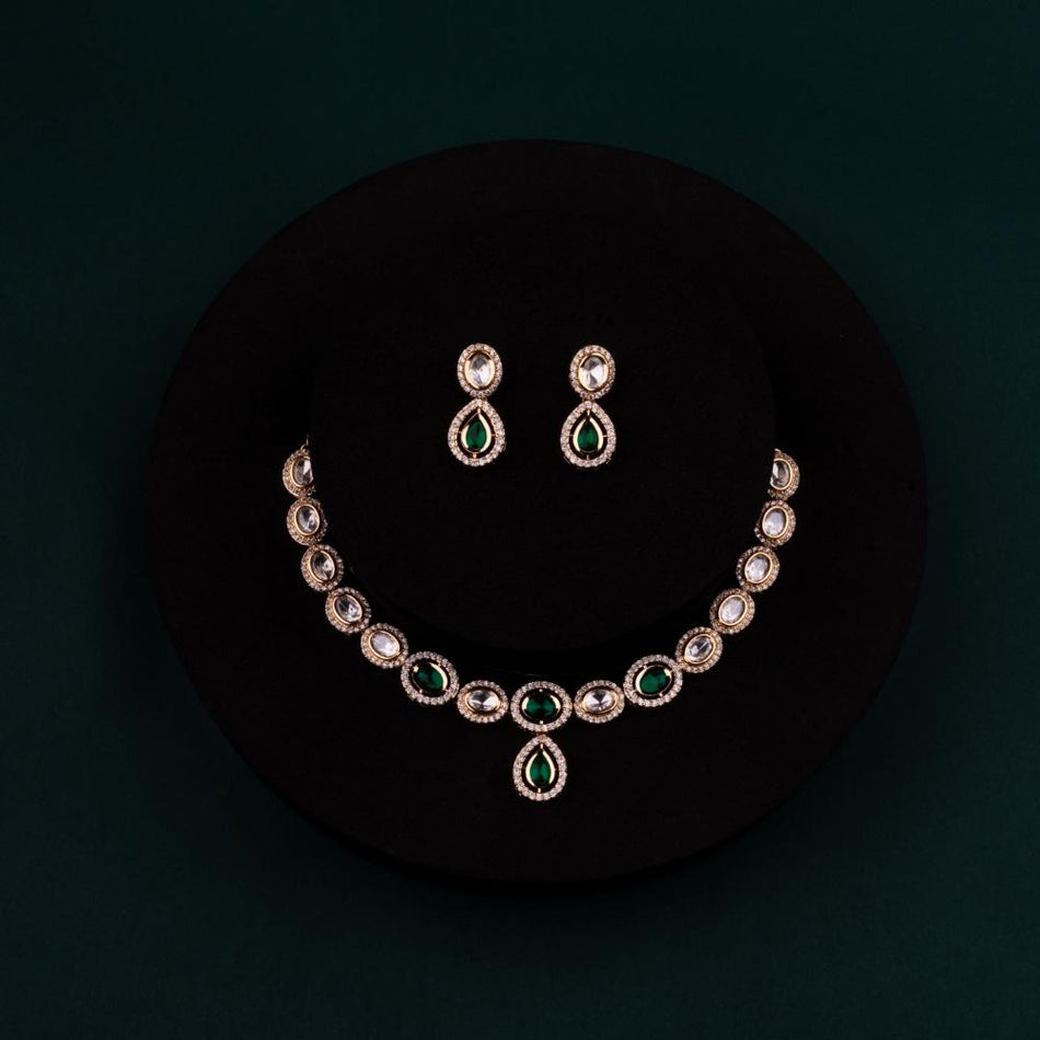 Gold Tone Kundan Necklace for Bridal Wear | Bridal Jewellery India
