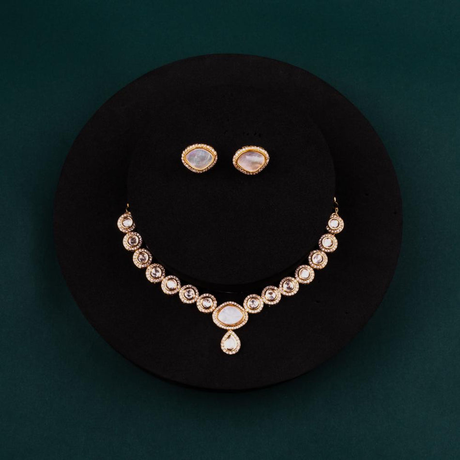 Gold Tone Kundan Necklace for Bridal Wear | Bridal Jewellery India