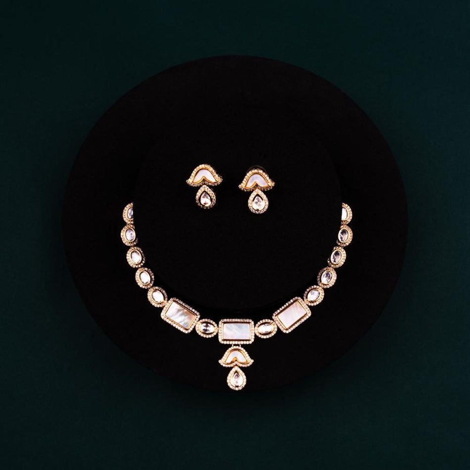 Gold Tone Kundan Necklace for Bridal Wear | Bridal Jewellery India